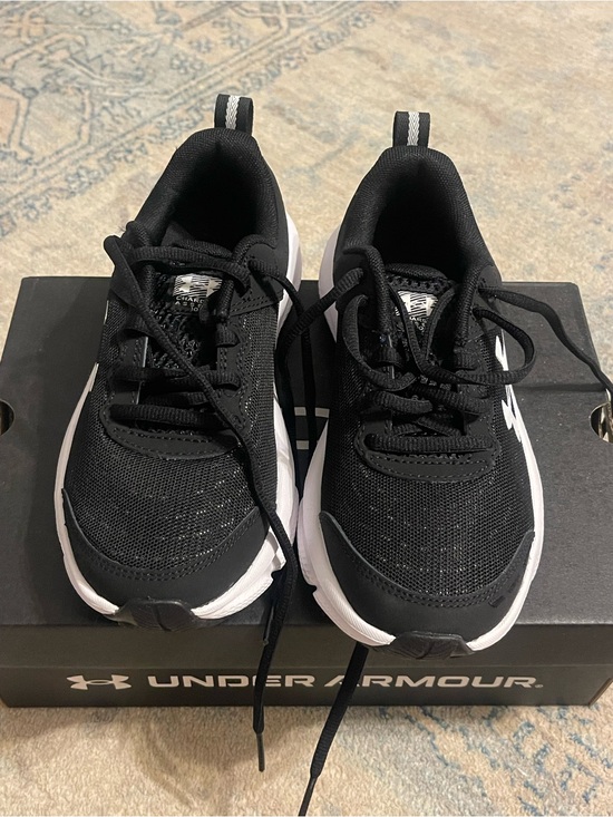 Under Armour Kids\' Black Athletic Sneakers main image 2